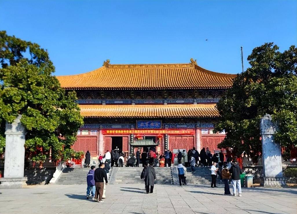 耗资12亿人民币的世界最高佛“凉了”，水喝不起，更拜不起