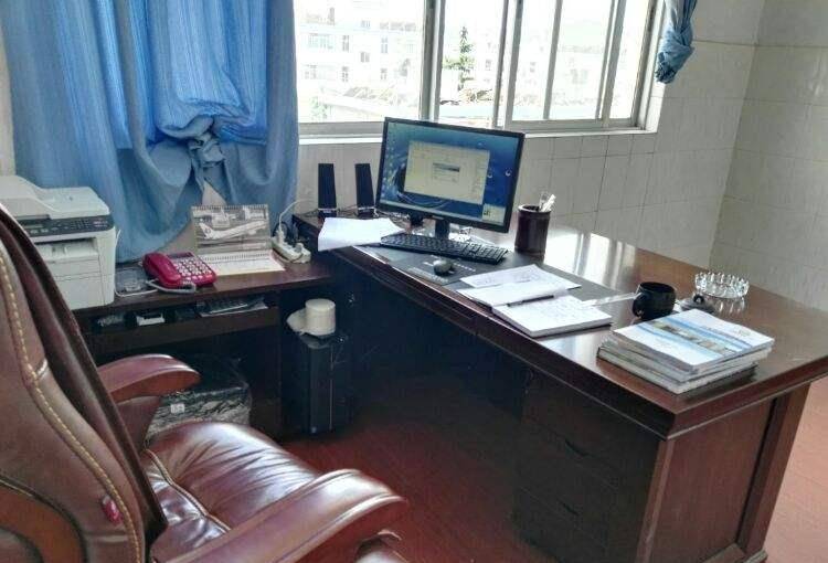 深圳网红女校长的人设崩塌史：抄遍网络，被揭发后有很多人同情她