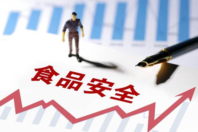 太黑心！中学食堂给学生吃臭肉，引发全网怒火，官方做出回应